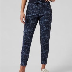 Athleta Trekkie North printed Jogger